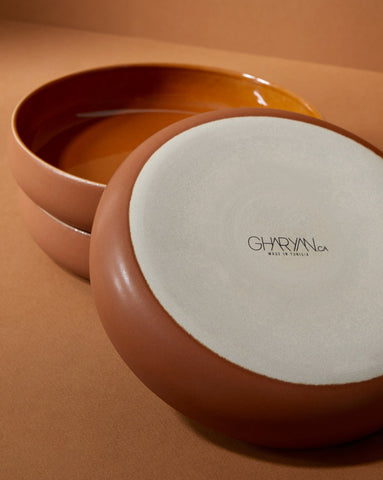 handmade, artisan made, matte terracotta/glazed terracotta, matte finish, plate, dinner plate, pasta plate, salad plate, assiette à diner, assiette à pate, salad plate, terracotta mat/glazed terracotta, artisan made fait à la main, arisanal, intemporel, design, EDAN, gharyan stoneware, ethically made, ethique, fair trade, commerce équitable